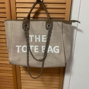THE TOTE BAG